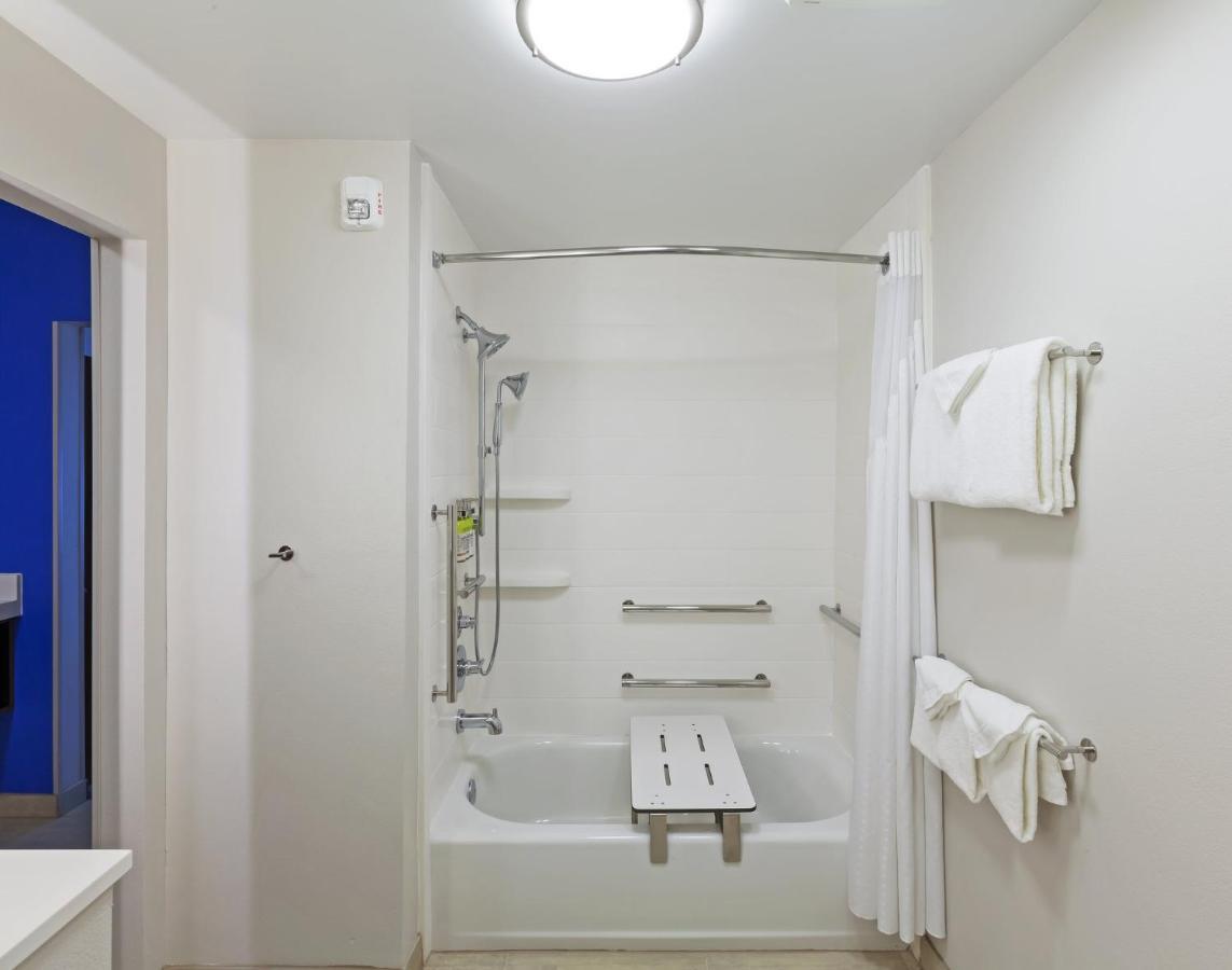 Holiday Inn Express & Suites Tulsa South - Woodland Hills By Ihg Eksteriør billede
