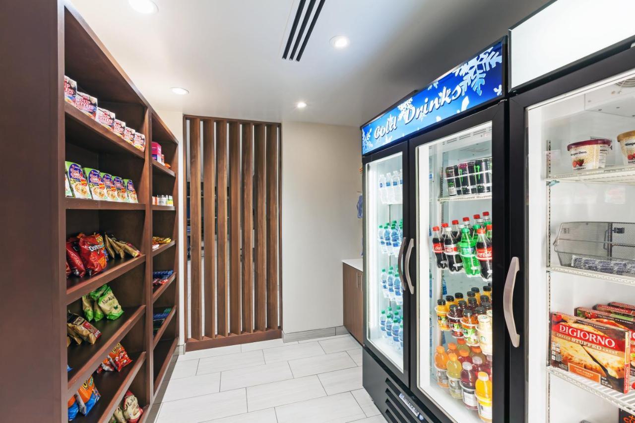 Holiday Inn Express & Suites Tulsa South - Woodland Hills By Ihg Eksteriør billede