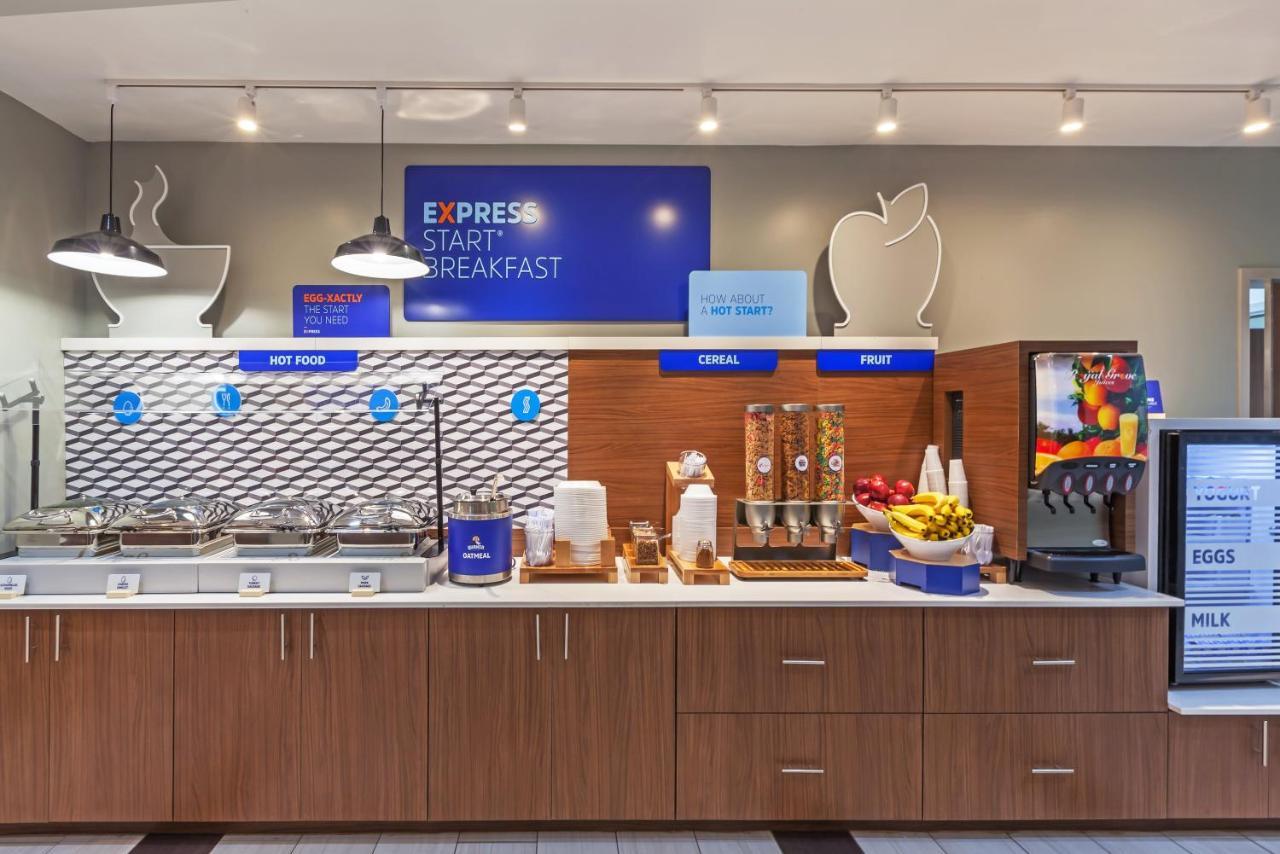 Holiday Inn Express & Suites Tulsa South - Woodland Hills By Ihg Eksteriør billede