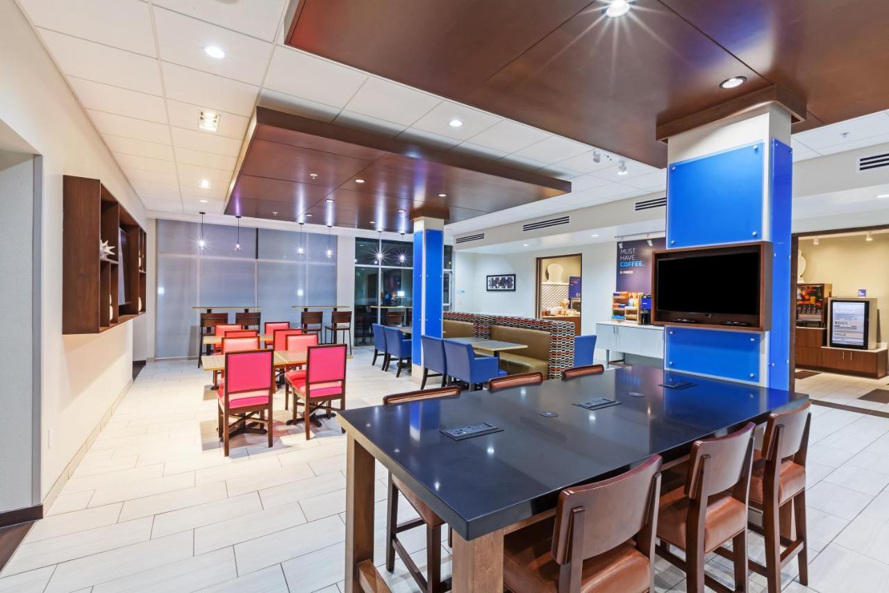 Holiday Inn Express & Suites Tulsa South - Woodland Hills By Ihg Eksteriør billede