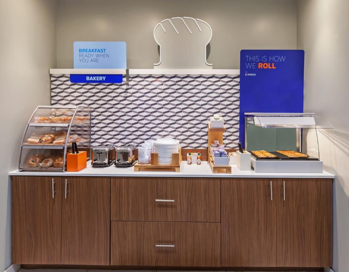 Holiday Inn Express & Suites Tulsa South - Woodland Hills By Ihg Eksteriør billede